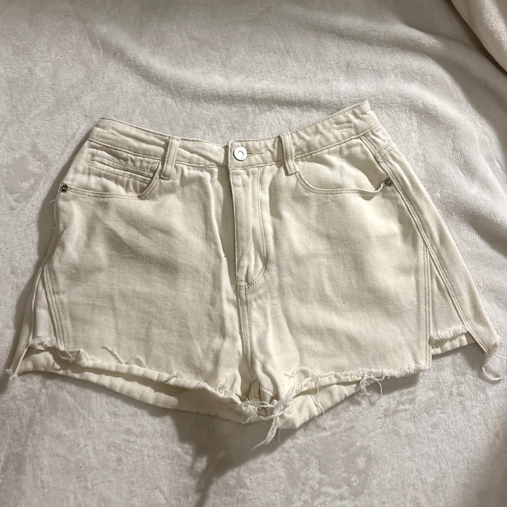 WHITE JEAN SHORTS